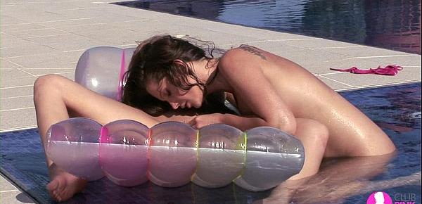  Lesbians lovers in the pool - Viv Thomas HD
